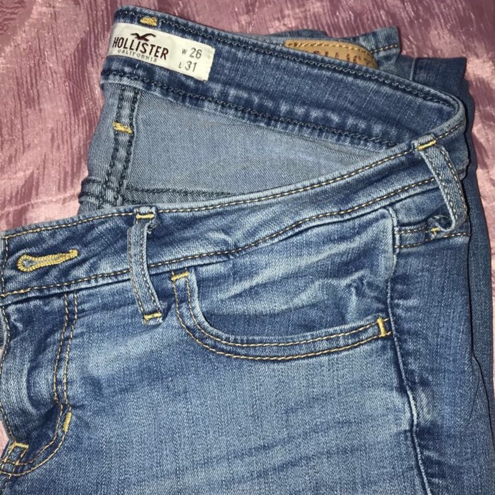 Brand new Hollister size 3R super skinny jeans
